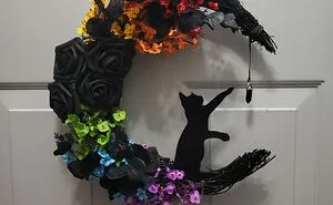 "Home Of Peculiar Artists" Welcomes All Kinds Of "Misunderstood" Creators And Here Are 50 Of Their Most Precious Works