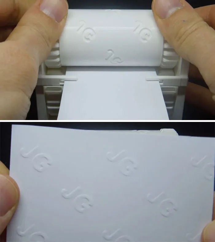 Estampador de tarjetas de presentación. Sé que no soy el primero con esta idea, pero me las arreglé para diseñar desde cero con sólo dos prototipos y estoy muy contento con el resultado