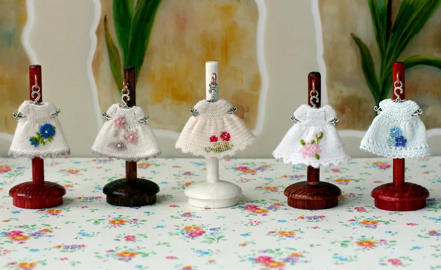 Miniature Knitting For Mini Dolls