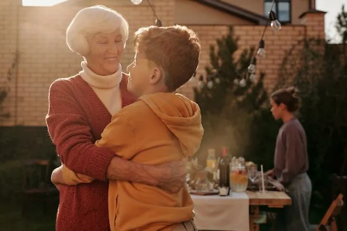 30 Things People Still Teach Their Kids That Are Not Only Wrong But Also Harmful