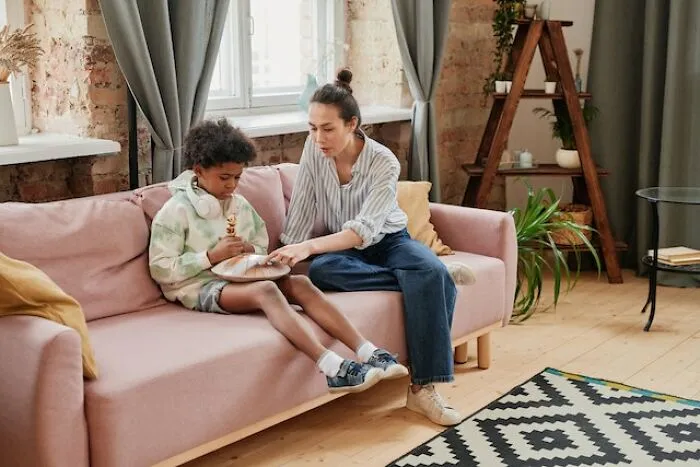 30 Things People Still Teach Their Kids That Are Not Only Wrong But Also Harmful
