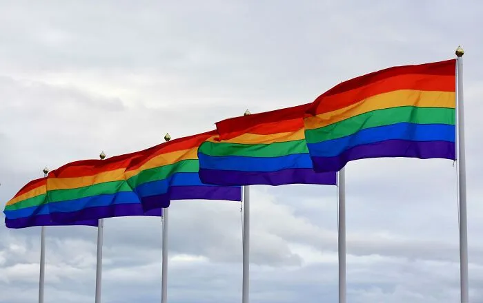 30 Detalles socialmente aceptables que solían ser tabú en el pasado