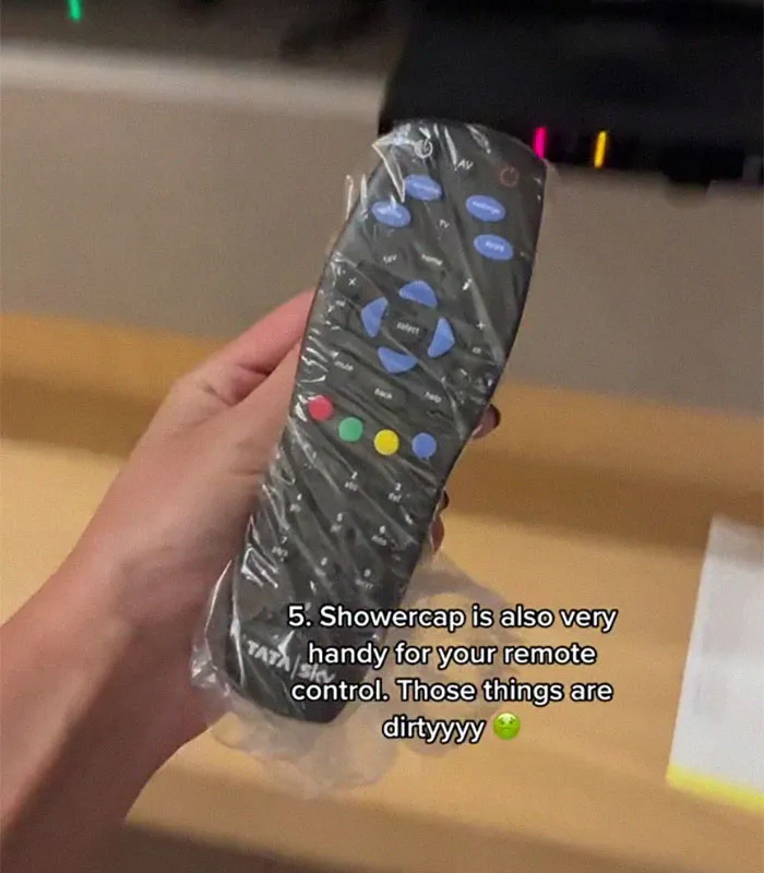 "Leave A Shoe In The Hotel Safe" And 10 Other Useful Tips Shared By This Flight Attendant