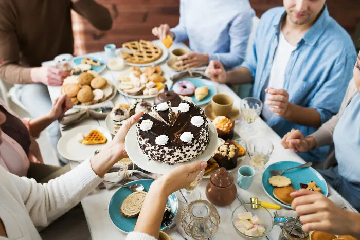 Someone Wondered “What’s A Sign That Someone Grew Up Poor?” And 30 Folks Online Delivered