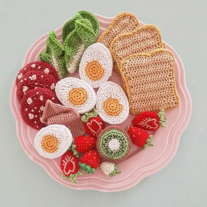 45 Drool-Inducing Crocheted Food Items Made By This Finnish Artist