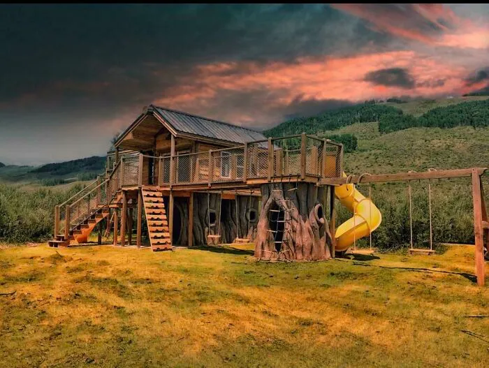 This Kid's Playhouse