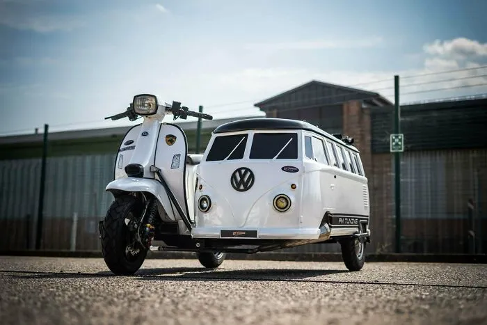 Esta motocicleta y su sidecar