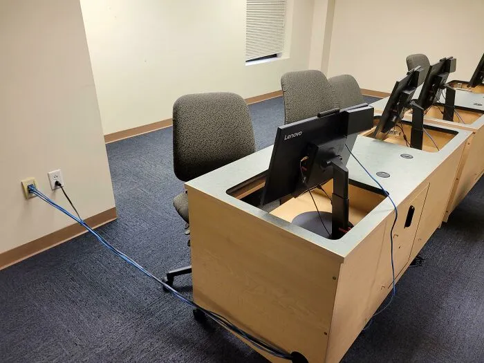 Las cosas que te encuentras trabajando en un servicio de asistencia técnica en una universidad en quiebra