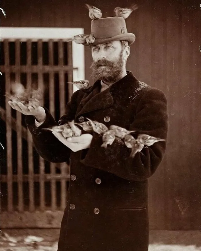 Retrato de un hombre pájaro victoriano, Robert Collett (1842-1913), tomado en Noruega alrededor de 1910