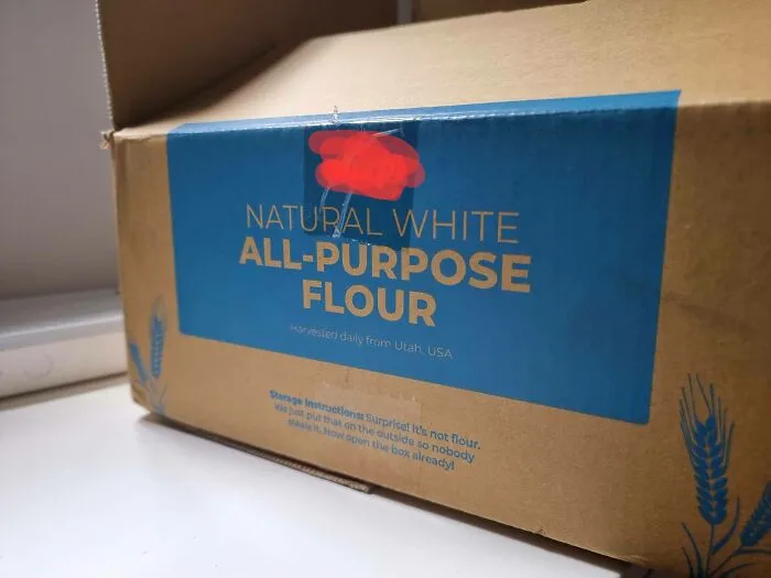 Esta empresa envía su producto en cajas marcadas como harina normal para disuadir a los piratas del porche