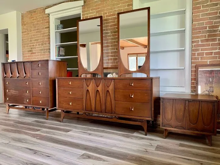 My Luck Has Truly Been Bananas. Broyhill Brasilia Set. Couple Bought A House, Previous Owner Left It, It “Wasn’t Their Style”, They Wanted It Out. $100 For The Set