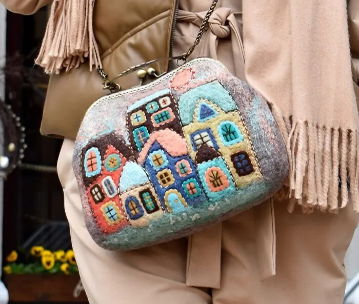 41 Cozy Designs Felted On Handbags By This Artist