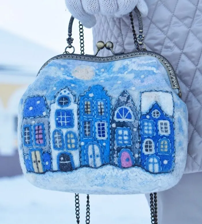 41 Cozy Designs Felted On Handbags By This Artist