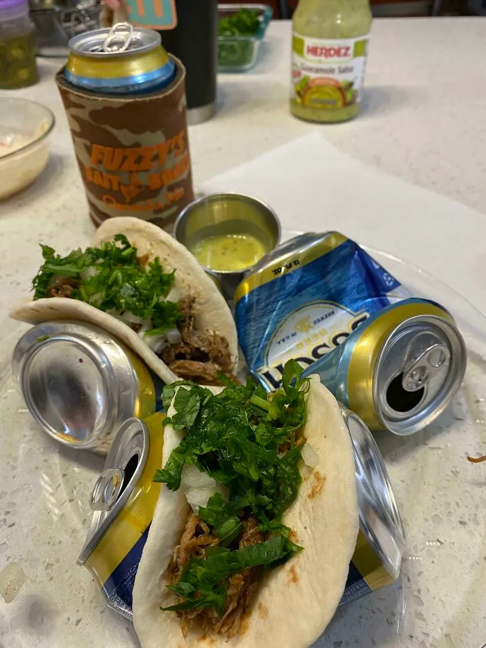 Soporte para tacos de lata de cerveza