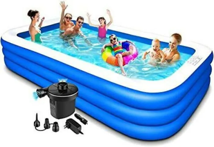 Definitivamente están jugando en esa piscina... definitivamente