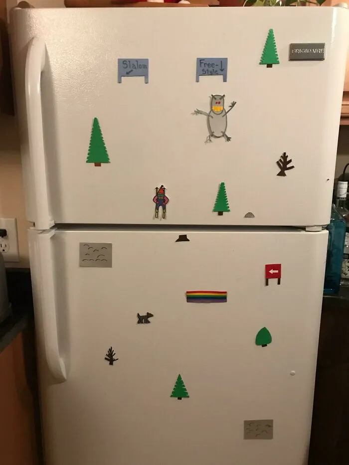 Mi hermano ha decorado la nevera para las fiestas