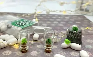 I Make Micro Crochet Toys That Fit In A Tiny Glass Bottle (35 Pics)