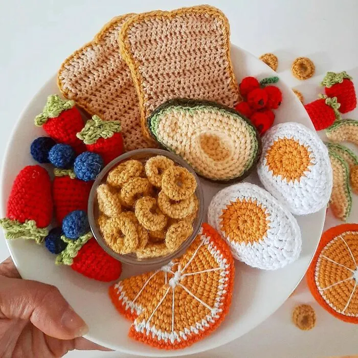 45 Drool-Inducing Crocheted Food Items Made By This Finnish Artist