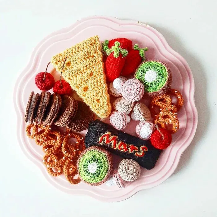 45 Drool-Inducing Crocheted Food Items Made By This Finnish Artist
