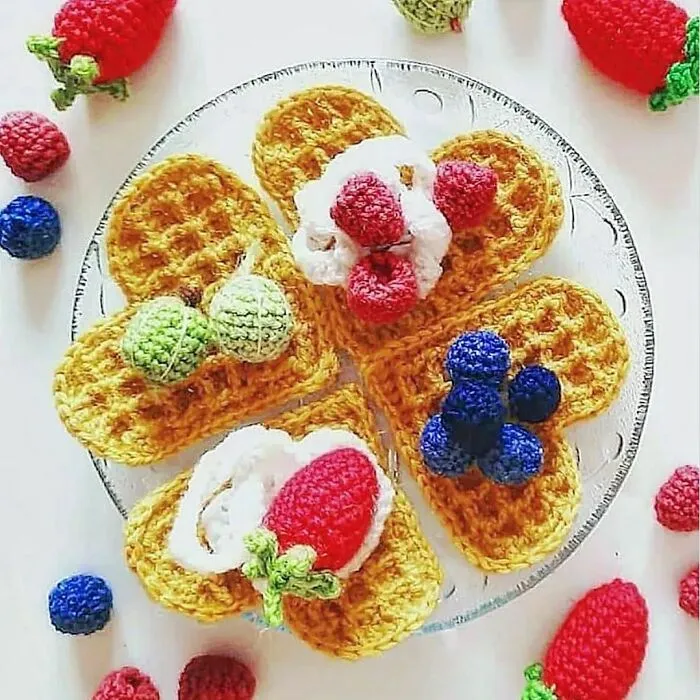 45 Drool-Inducing Crocheted Food Items Made By This Finnish Artist