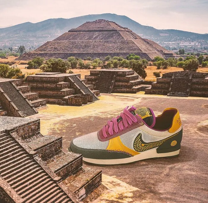 79 Surreal Images Of Sneakers Placed In Some Very Interesting Locations By Carlos Jiménez Varela