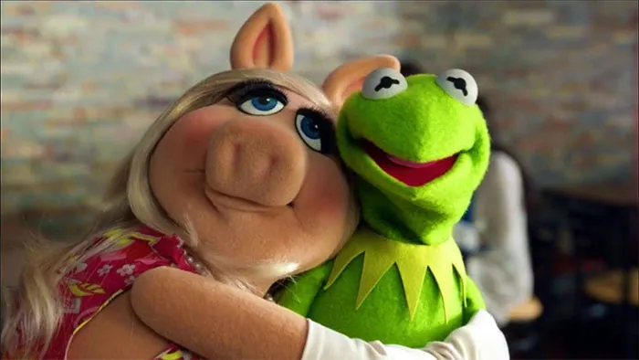 Miss Piggy And Kermit (The Muppet Show)