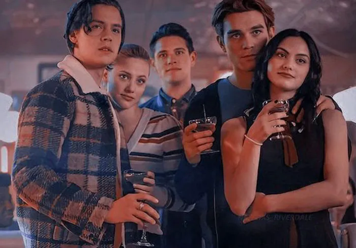 Someone Asks "What Show Did You Start And Wind Up Hating So Much You Didn't Finish It?" And 50 People Share