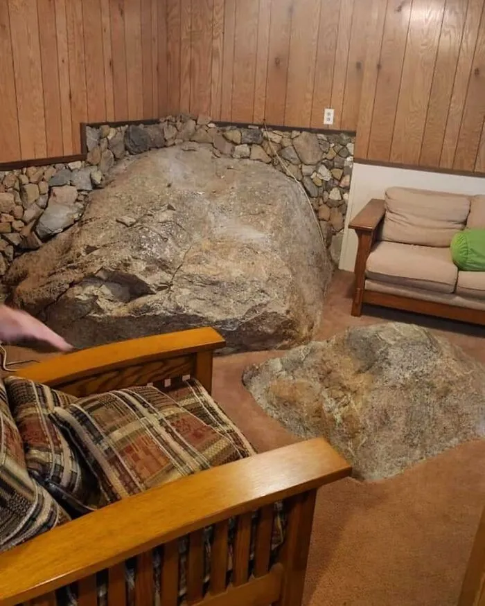 30 Real Estate Listings On Zillow That Were So Bad, They Went Viral On These Instagram Pages