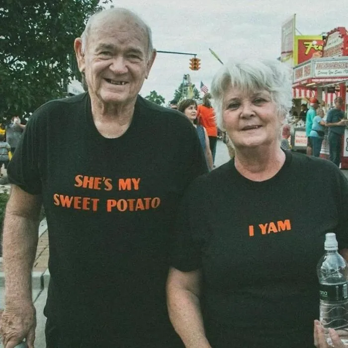 40 Times People Spotted A Shirt That Was So Good They Just Had To Take A Pic, As Shared On The "Good Shirts" Instagram Account (New Pics)