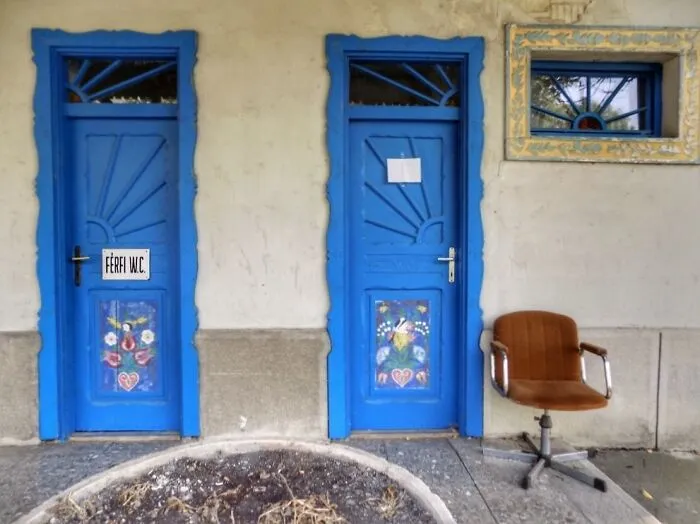 I Took Pictures Of This Abandoned Railway Station Painted With Folk Art Patterns (25 Pics)