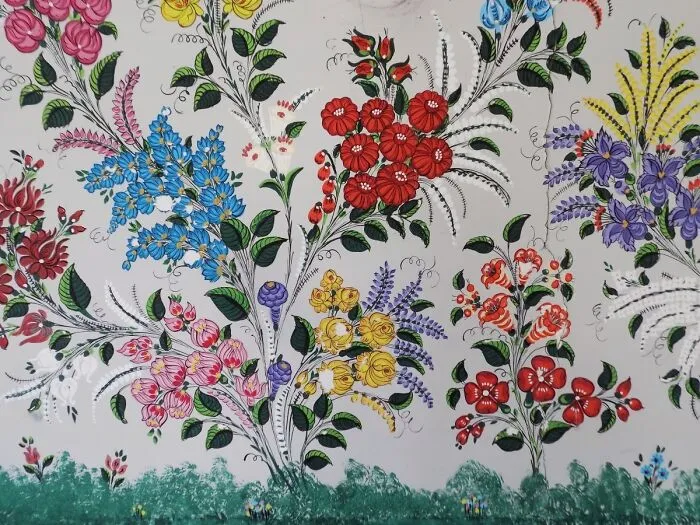 I Took Pictures Of This Abandoned Railway Station Painted With Folk Art Patterns (25 Pics)