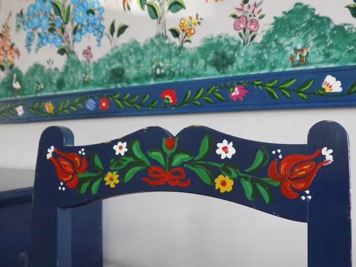 I Took Pictures Of This Abandoned Railway Station Painted With Folk Art Patterns (25 Pics)