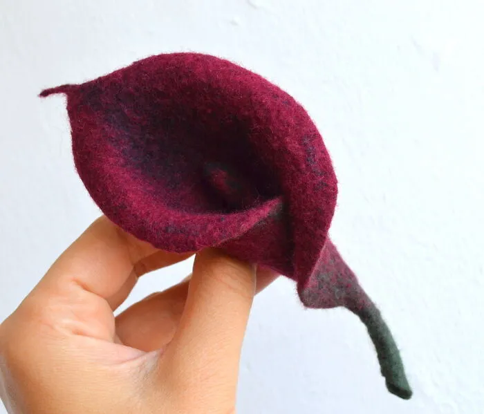 Dark Red Calla Lily Pin