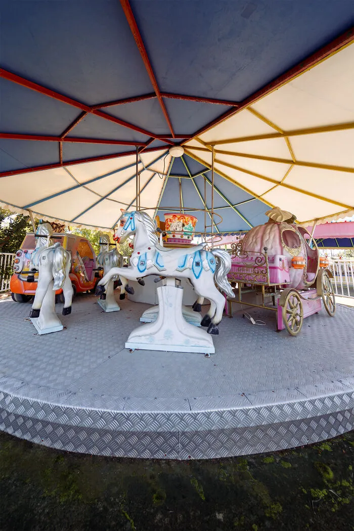  Frozen In Time: I Explored The Largest Abandoned Amusement Park In Cyprus (16 Pics)