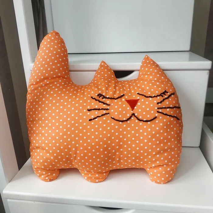 I Make Funny Pillows In The Form Of Cute Cats (13 Pics)