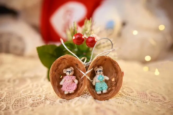 I Crochet Miniature Amigurumi Animals That Can Live In A Walnut Shell (13 Pics)