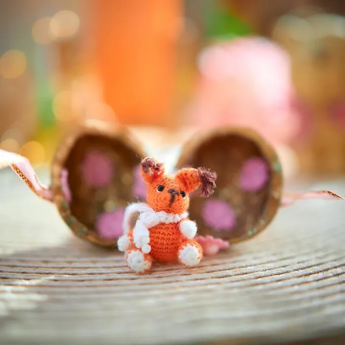 I Crochet Miniature Amigurumi Animals That Can Live In A Walnut Shell (13 Pics)