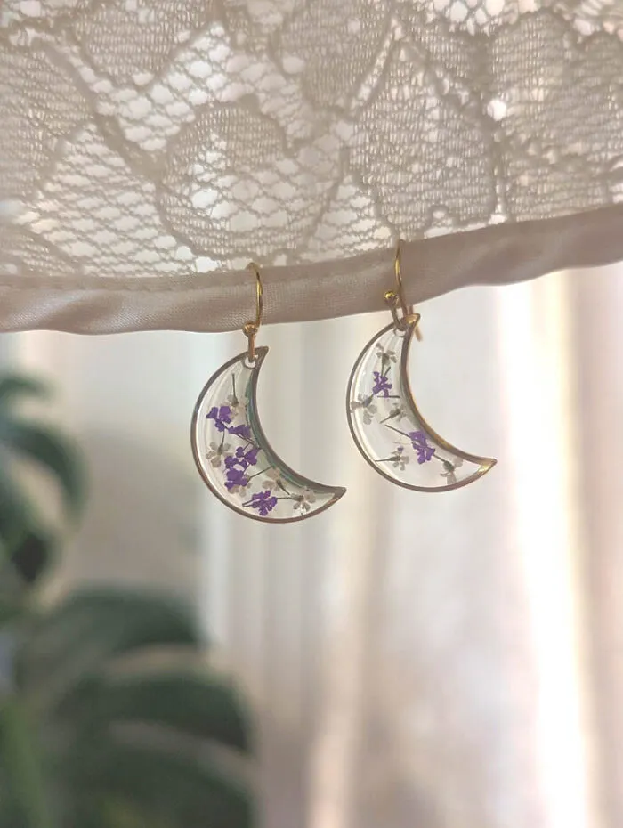 Local British Columbia Wildflowers In Stainless 18k Gold Setting