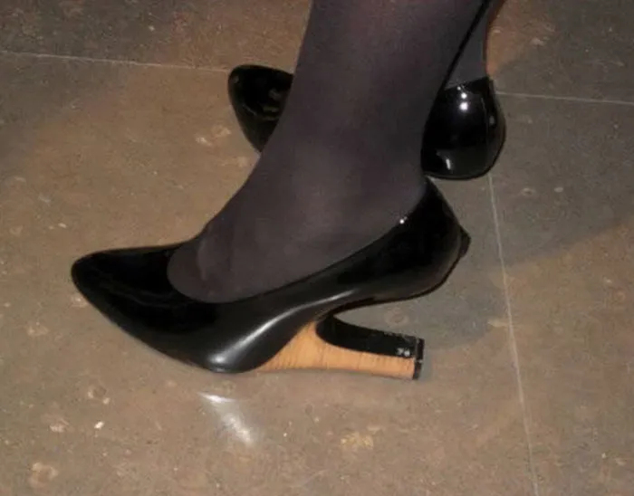 Estos zapatos