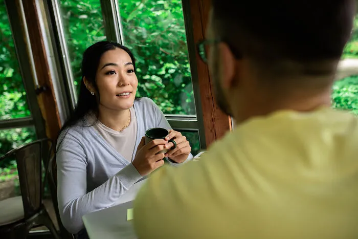 People Share 30 Signs That Scream Someone Is Having A Secret Affair