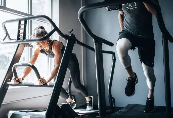 “If You Have A Leg Cramp, Pull Back Your Big Toe”: 40 Human Body Cheat Codes That You Might Not Have Known You Needed