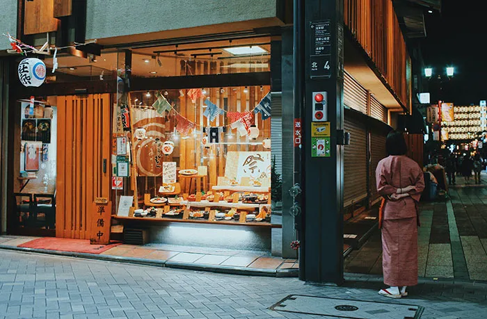 Tourists Pay No Tax On Shopping