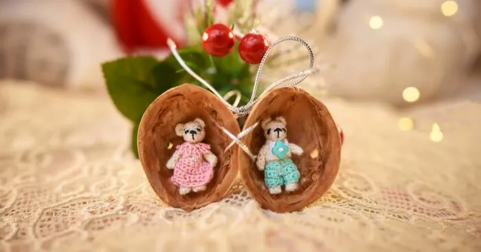 I Crochet Miniature Amigurumi Animals That Can Live In A Walnut Shell (13 Pics)