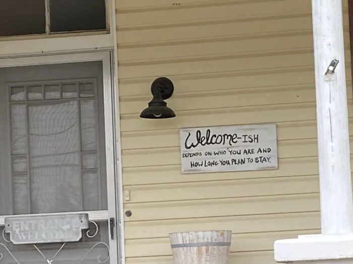 30 Signs That Turned Out To Be So Hilariously Absurd, People Had To Share Them With This Facebook Group (New Pics)