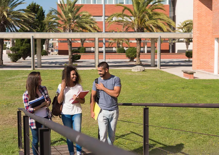 Americans Reveal 28 Things That Are True And False About High School According To Movies