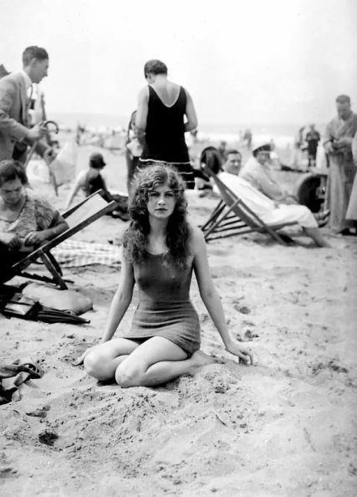 Una nadadora en la playa de Deauville 