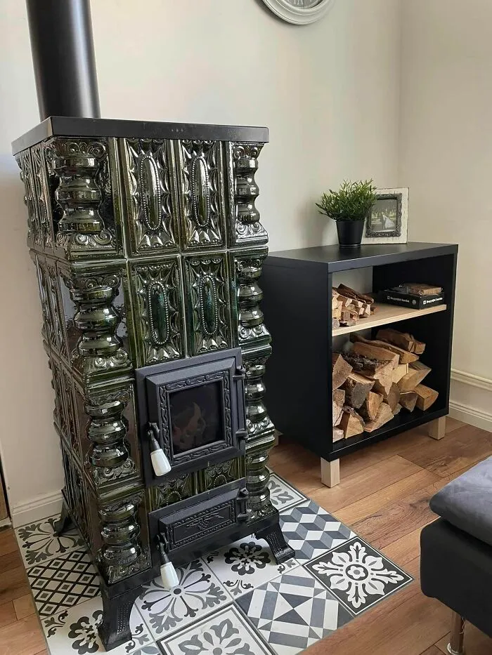 Bestå Hack, As Wood Storage