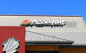 Karen Answers The Door Naked, Believing That She’ll Receive Her Pizza Order For Free