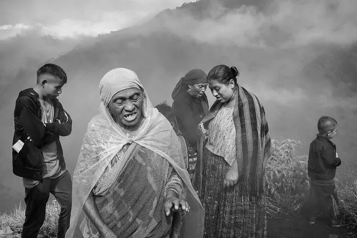'Los Olvidados, Guatemala': 20 Photographs By Harvey Castro Examining Marginalized Communities Left Behind By Natural Disasters