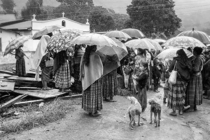 'Los Olvidados, Guatemala': 20 Photographs By Harvey Castro Examining Marginalized Communities Left Behind By Natural Disasters